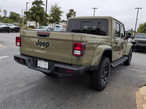 2025 Jeep Gladiator High Tide