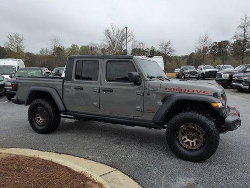 Sting-Gray Clearcoat 2022 Jeep Gladiator Mojave 4x4