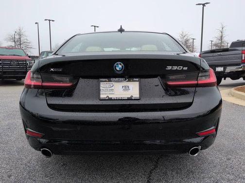 2022 BMW 330e Base