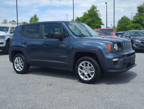 Slate Blue Pearlcoat 2023 Jeep Renegade Latitude