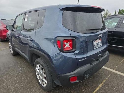 Slate Blue Pearlcoat 2023 Jeep Renegade Latitude