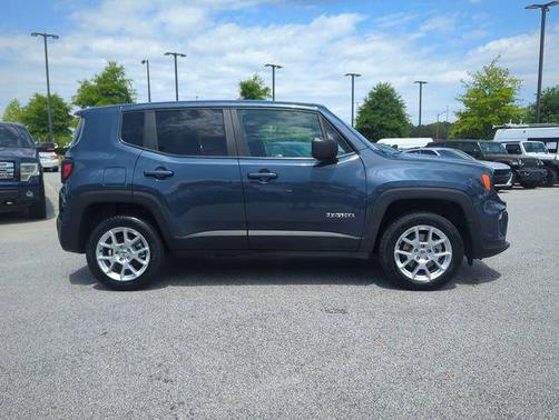 Slate Blue Pearlcoat 2023 Jeep Renegade Latitude