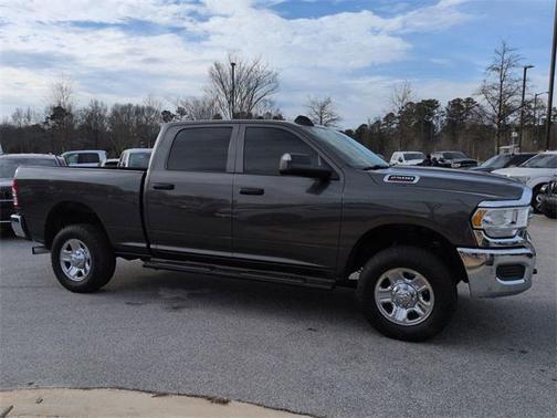 2020 RAM 2500 Tradesman Crew Cab 4X4 6'4' Box