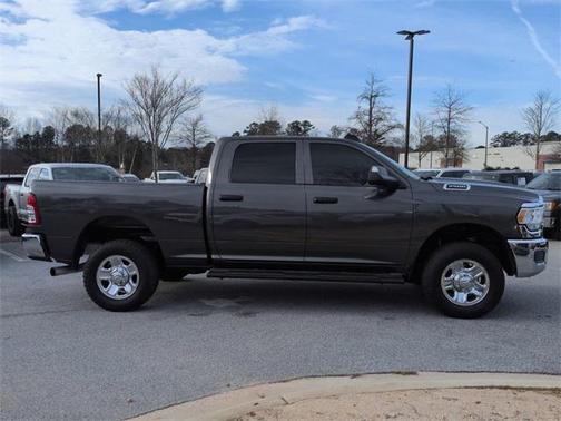 2020 RAM 2500 Tradesman Crew Cab 4X4 6'4' Box