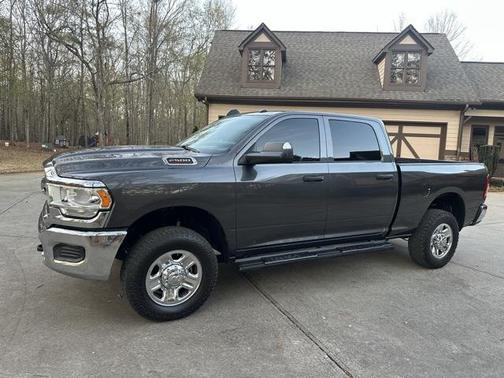 2020 RAM 2500 Tradesman Crew Cab 4X4 6'4' Box