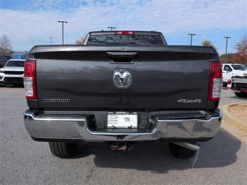 2020 RAM 2500 Big Horn Crew Cab 4X4 6'4' Box