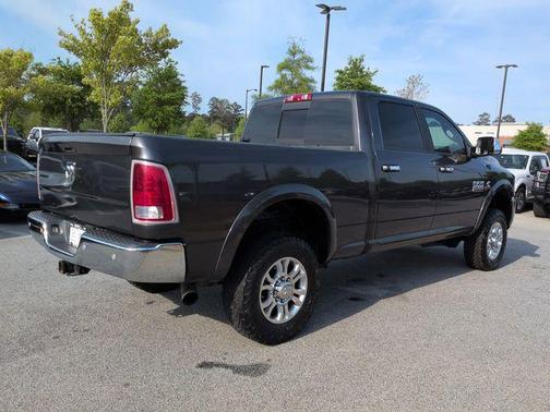 2017 RAM 2500 Laramie Crew Cab 4x4 6'4' Box