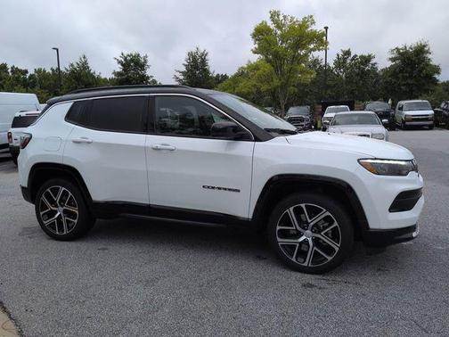 Bright White Clearcoat 2024 Jeep Compass Limited