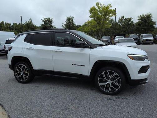 Bright White Clearcoat 2024 Jeep Compass Limited