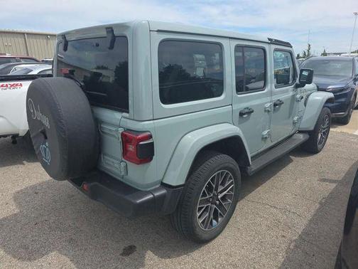Earl Clearcoat 2023 Jeep Wrangler 4xe Sahara