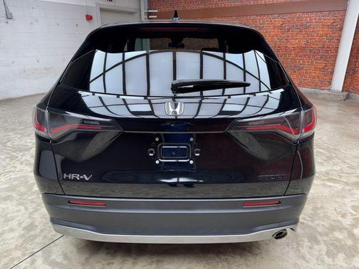 Crystal Black Pearl 2023 Honda HR-V AWD Sport