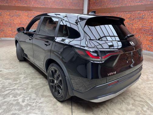 Crystal Black Pearl 2023 Honda HR-V AWD Sport