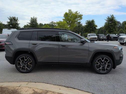 Sting-Gray Clearcoat 2026 Jeep Cherokee Overland