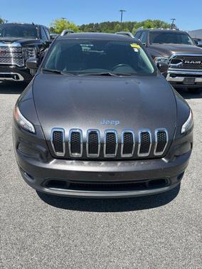 Granite Crystal Metallic Clearcoat 2017 Jeep Cherokee Latitude