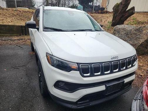 Bright White Clearcoat 2022 Jeep Compass Latitude Lux