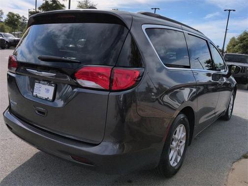 2021 Chrysler Voyager LXI