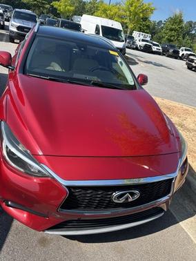 2017 INFINITI QX30 Premium