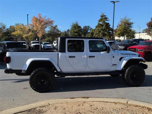 2022 Jeep Gladiator Sport