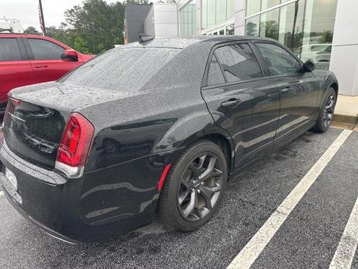 2021 Chrysler 300 Touring