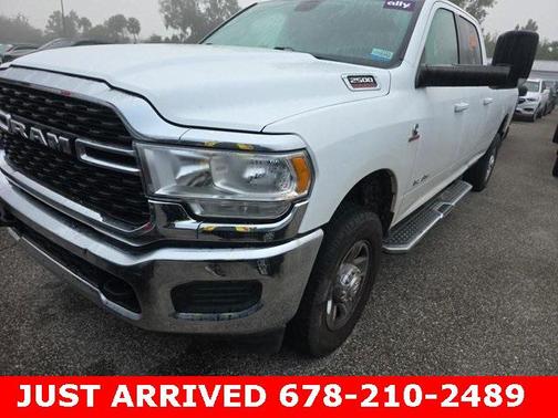 2022 RAM 2500 Big Horn Crew Cab 4x4 8' Box