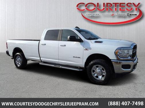 2022 RAM 2500 Big Horn Crew Cab 4x4 8' Box