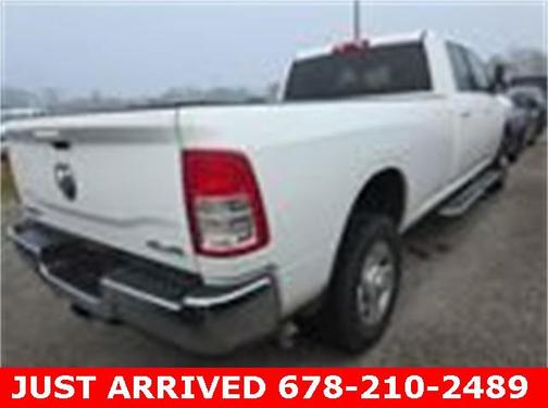 2022 RAM 2500 Big Horn Crew Cab 4x4 8' Box