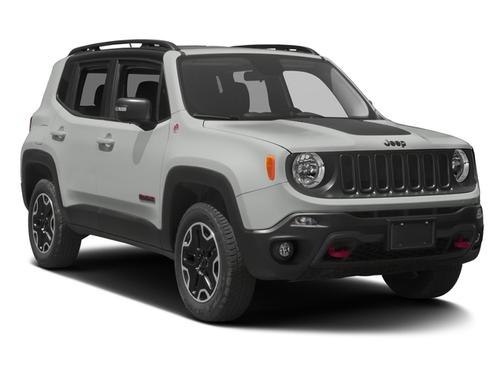 Alpine White 2016 Jeep Renegade Trailhawk