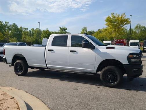 2025 RAM 2500 Tradesman Crew Cab 4x4 8' Box