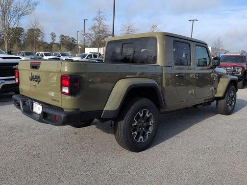 2026 Jeep Gladiator Sahara 4x4