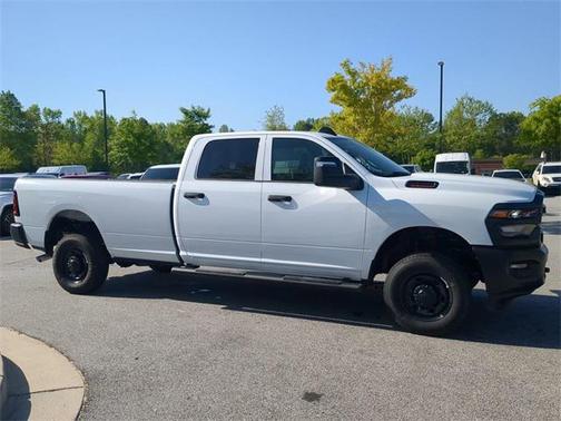 2025 RAM 2500 Tradesman Crew Cab 4x4 8' Box
