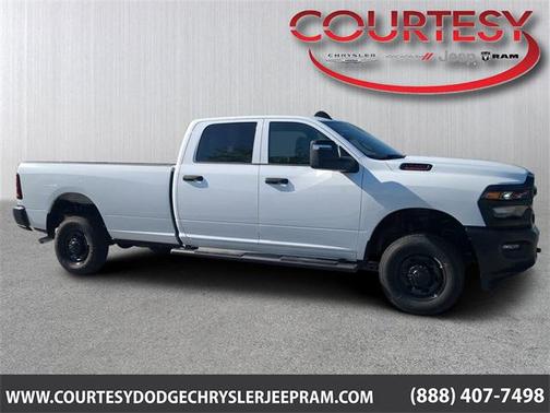 2025 RAM 2500 Tradesman Crew Cab 4x4 8' Box