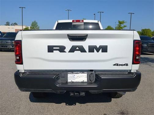 2025 RAM 2500 Tradesman Crew Cab 4x4 8' Box