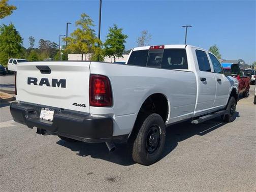 2025 RAM 2500 Tradesman Crew Cab 4x4 8' Box