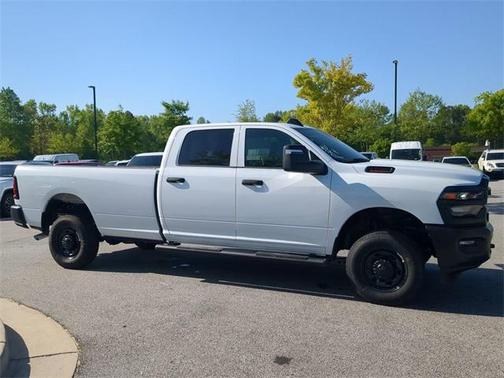 2025 RAM 2500 Tradesman Crew Cab 4x4 8' Box