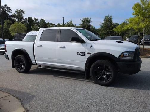 Bright White Clearcoat 2022 RAM 1500 Classic SLT