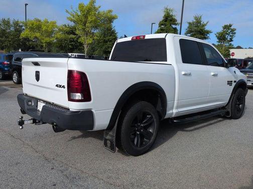 Bright White Clearcoat 2022 RAM 1500 Classic SLT