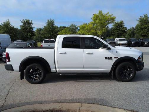 Bright White Clearcoat 2022 RAM 1500 Classic SLT