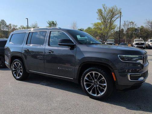 Baltic Gray Metallic Clearcoat 2022 Jeep Wagoneer Series III 4x4