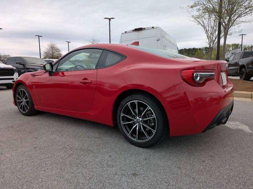 Red 2017 Toyota 86 SE