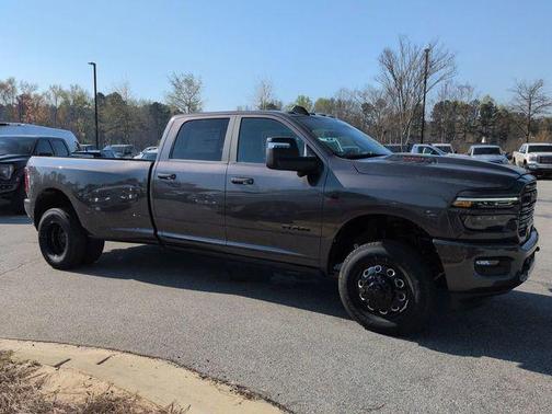 2026 RAM 3500 Laramie Crew Cab 4x4 8' Box