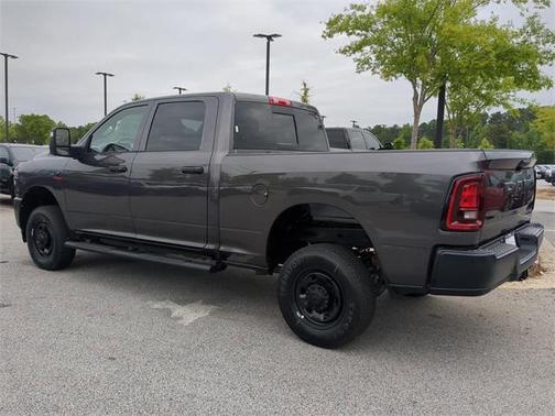 2025 RAM 2500 Tradesman Crew Cab 4x4 6'4' Box