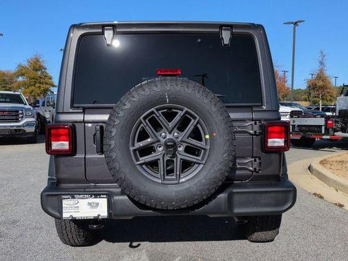 Granite Crystal Metallic Clearcoat 2026 Jeep Wrangler Sport S