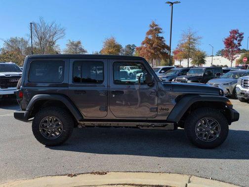 Granite Crystal Metallic Clearcoat 2026 Jeep Wrangler Sport S