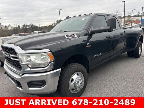 2022 RAM 3500 Tradesman Crew Cab 4x4 8' Box