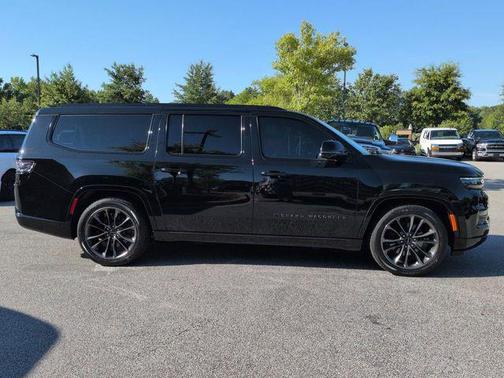 Diamond Black Crystal Pearlcoat 2024 Jeep Grand Wagoneer L Series II 4x4