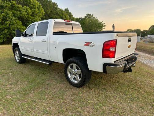 Summit White 2013 Chevrolet Silverado 2500 LTZ