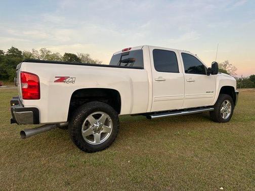 Summit White 2013 Chevrolet Silverado 2500 LTZ
