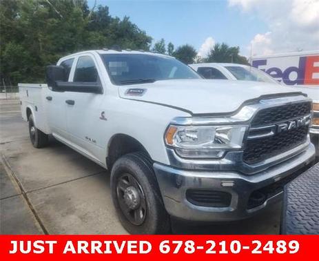 2022 RAM 3500 Tradesman Crew Cab 4x4 8' Box