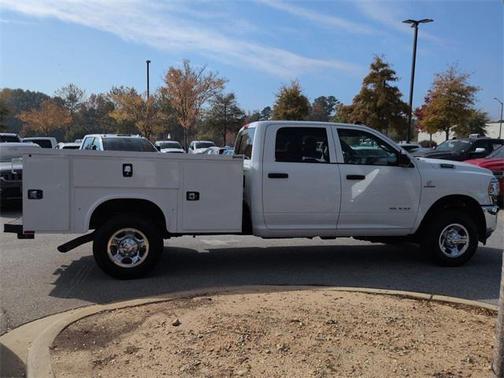 2022 RAM 3500 Tradesman Crew Cab 4x4 8' Box