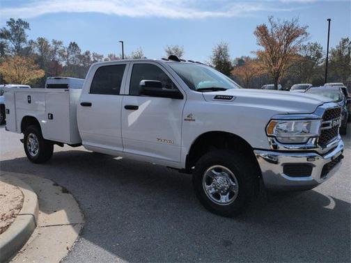 2022 RAM 3500 Tradesman Crew Cab 4x4 8' Box